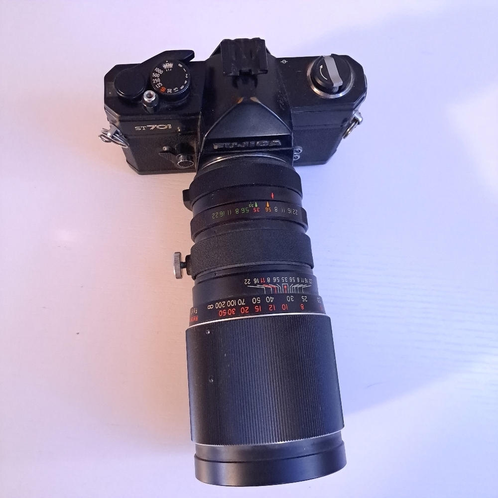vintage fujica st701 film camera body & vintage vivitar 200mm telephoto lens - Picture 3 of 10